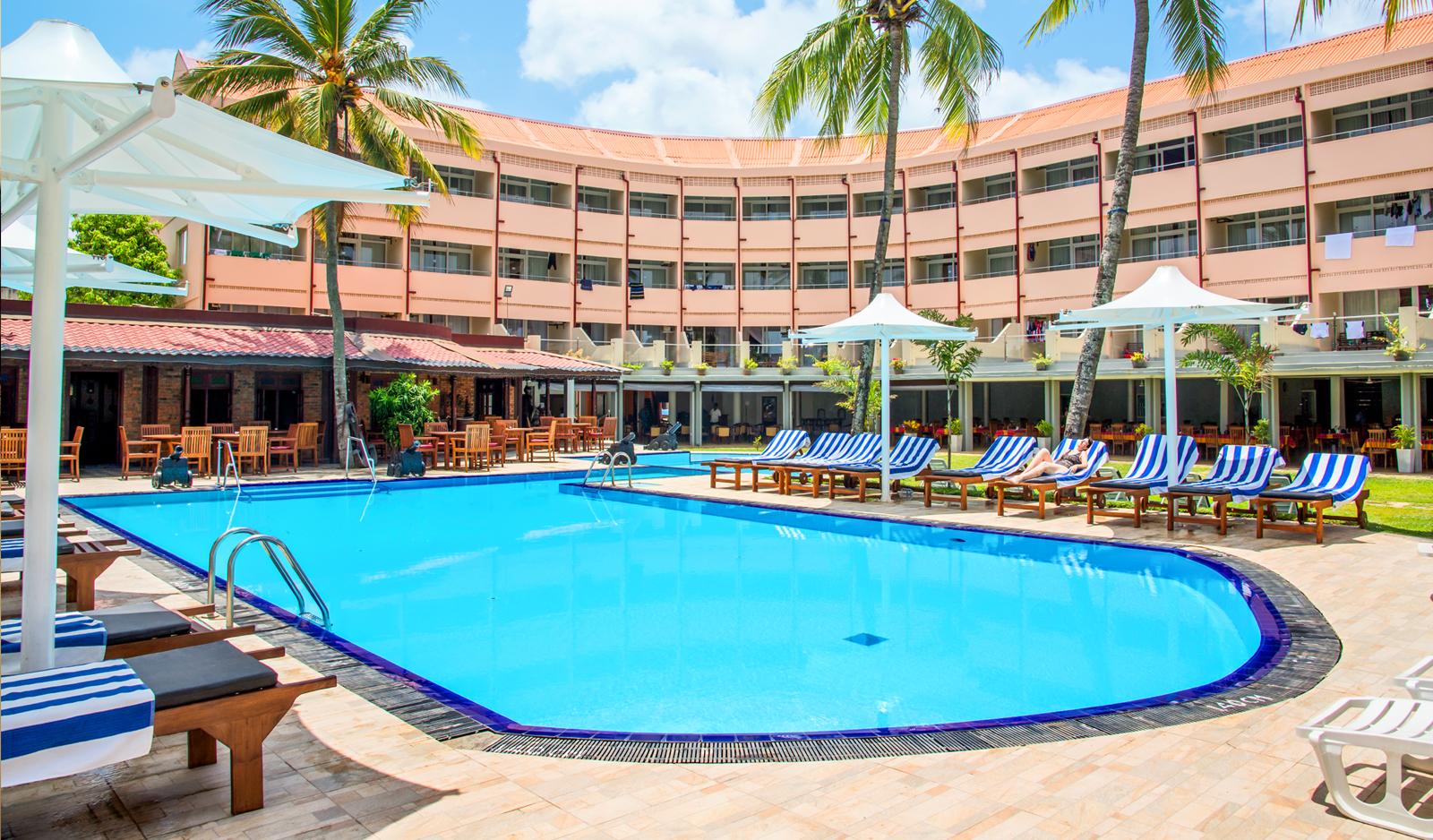 Paradise Beach Hotel 니곰보 외부 사진